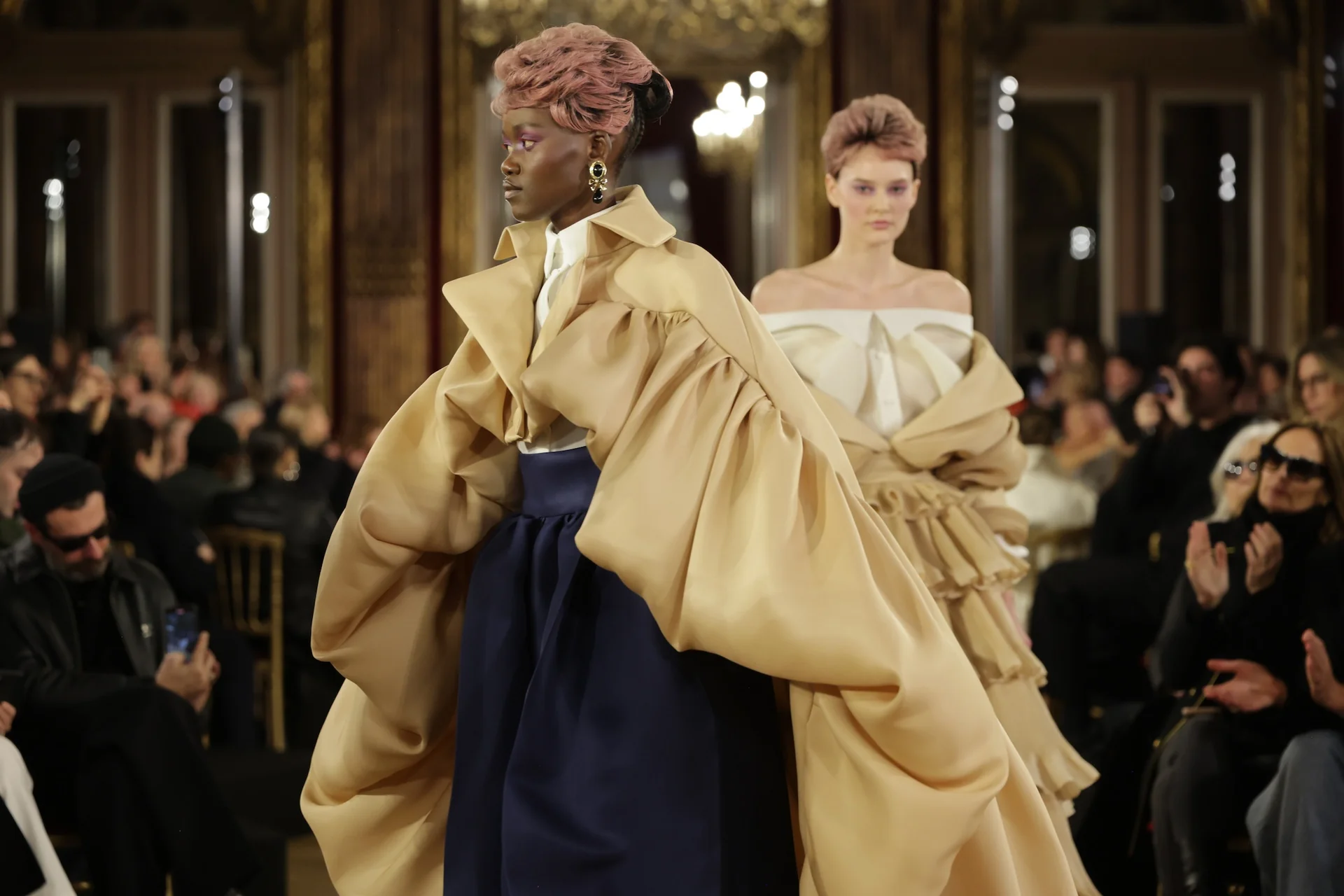 Viktor & Rolf Spring/Summer 2025: AI Meets Haute Couture in a Surreal Experiment