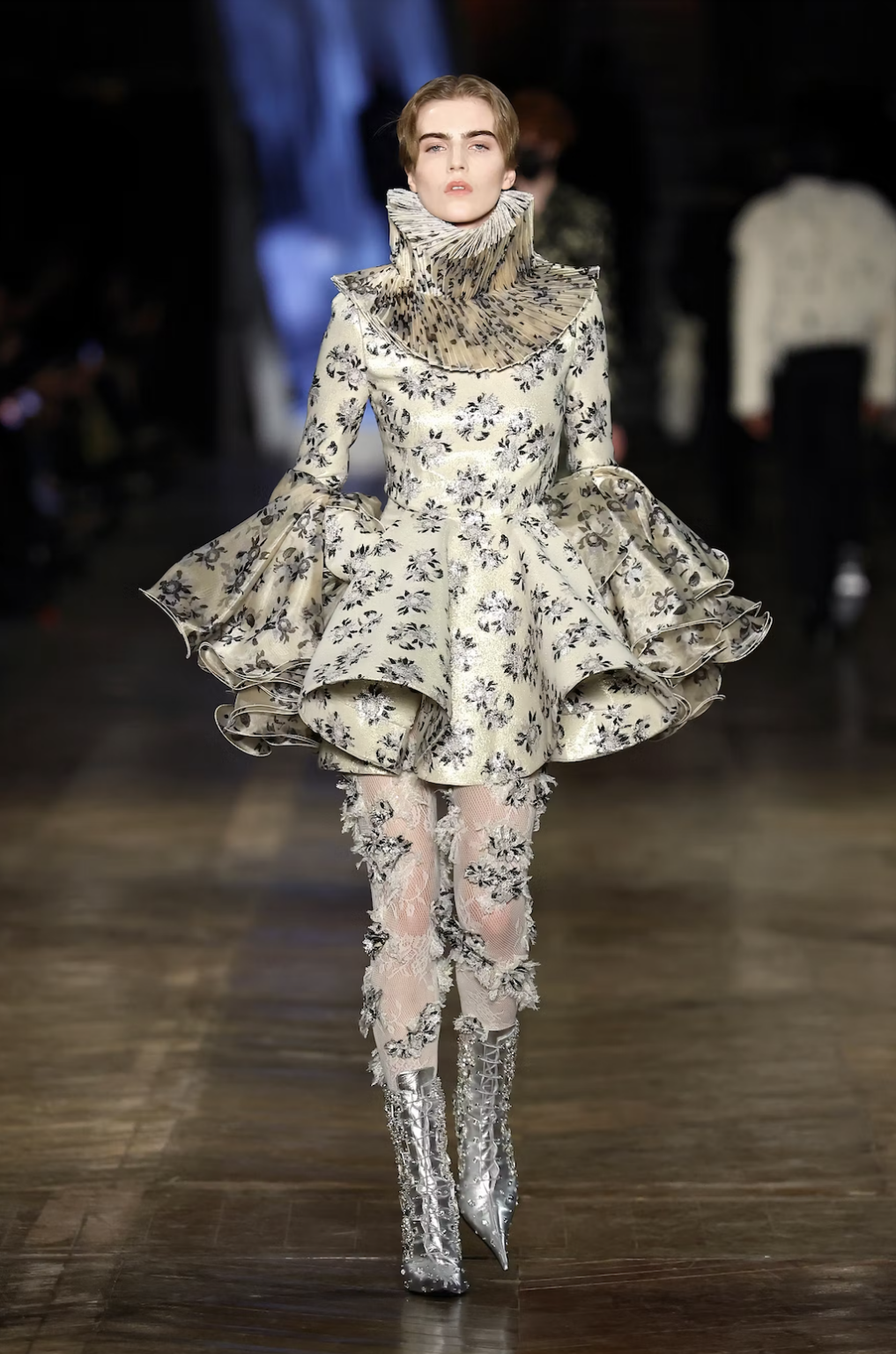 Alexander McQueen Fall 2025: Sean McGirr’s Darkly Opulent Neo-Dandy ...