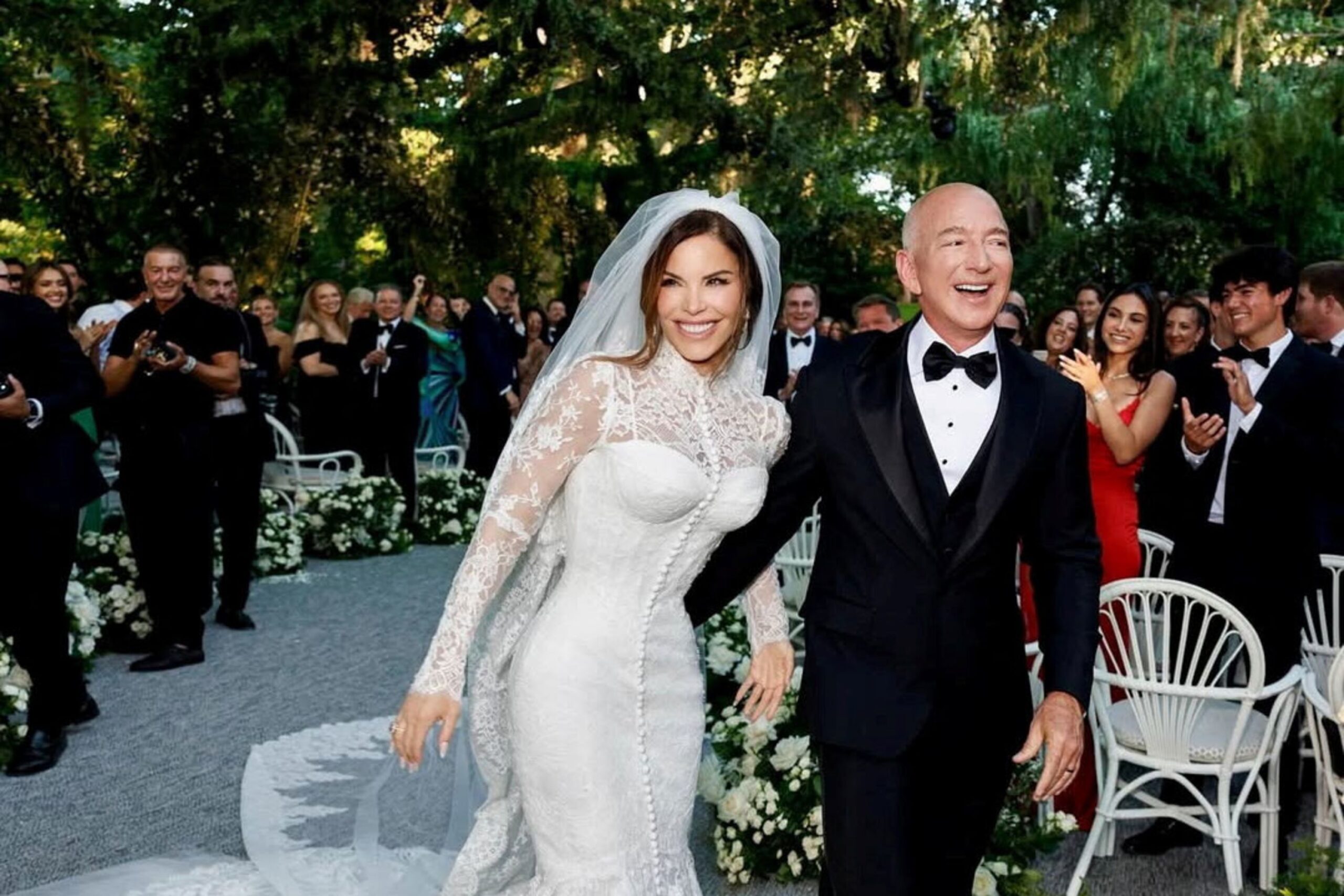 Lauren Sánchez’s Wedding Dress Was a Love Letter to Old Hollywood Glamour