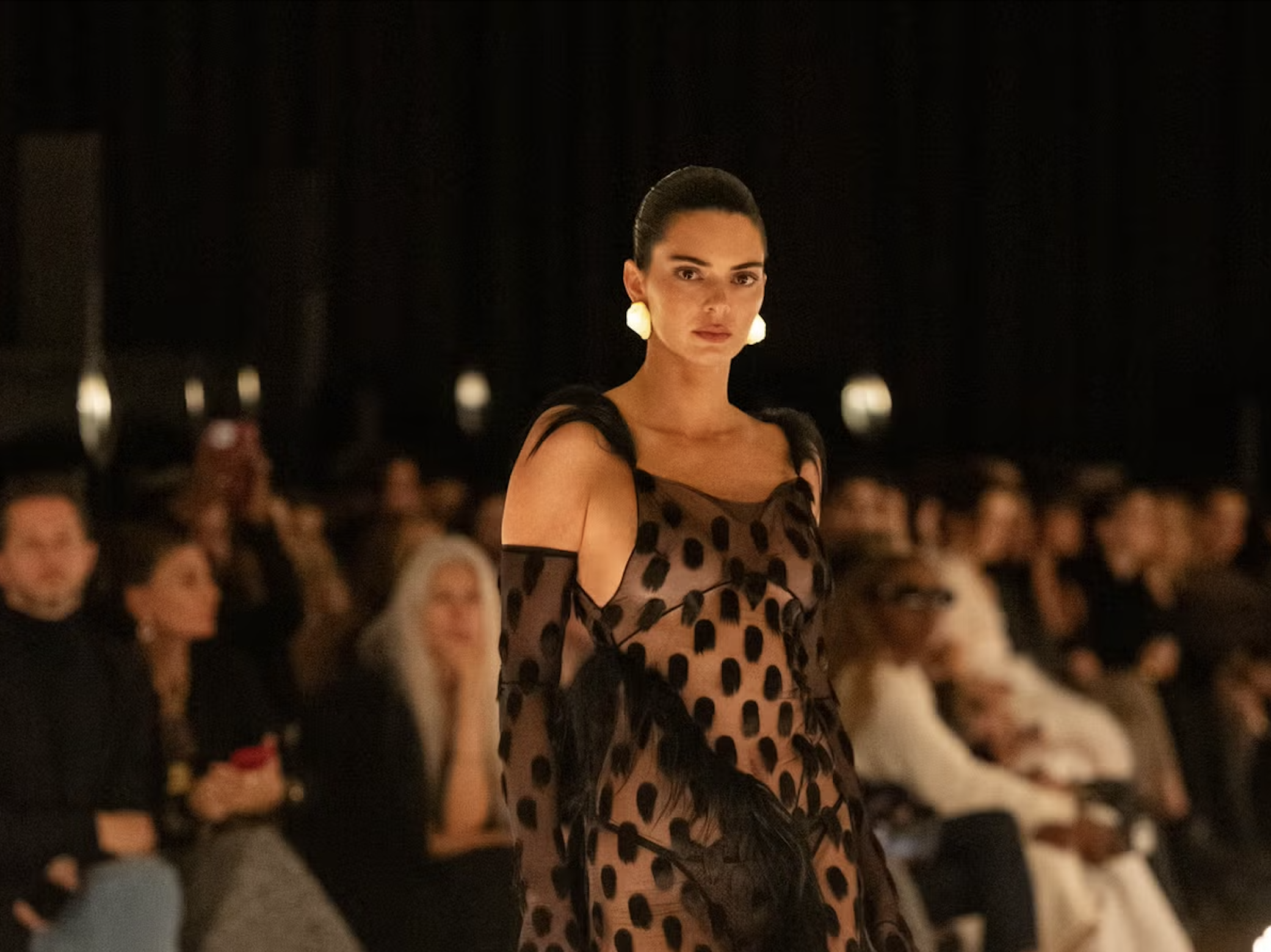 Schiaparelli’s “Dancer in the Dark”: Daniel Roseberry Finds Light in Restraint